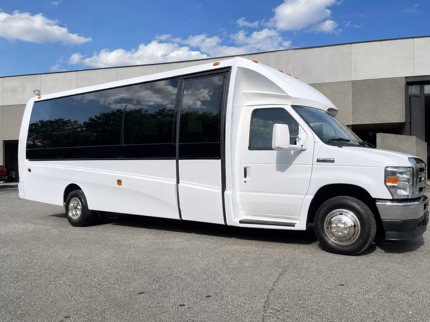 15 passenger minibus